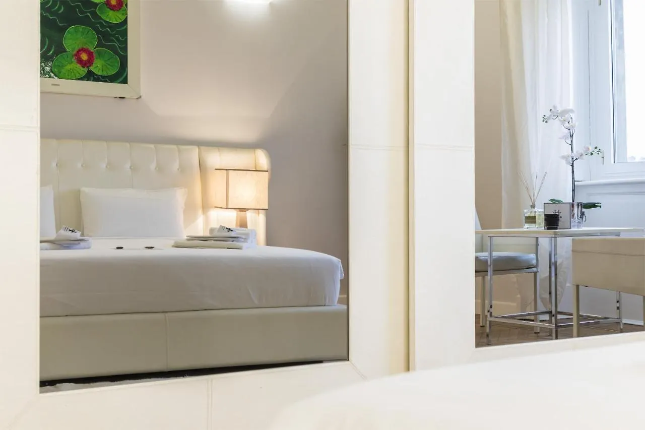 Hemeras Boutique Homes - Super Central Luxury Home Milan 0*,  Italy